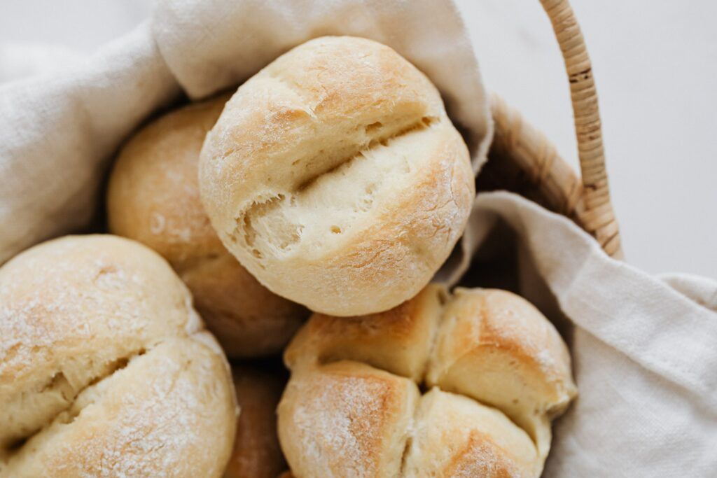 when you feel invisible - do not give in to appetite - let God provide - loaves of bread - photo by Karolina Gabrowska - Pexels